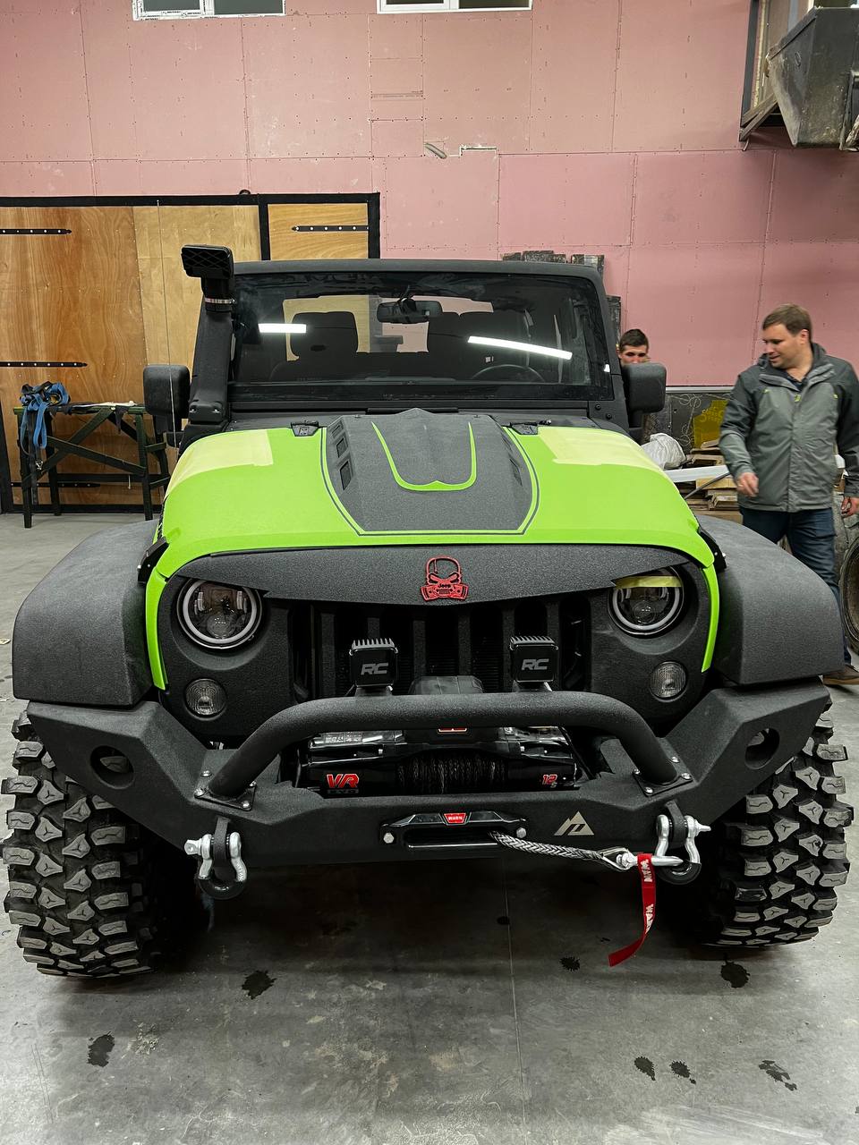 Силовий обвіс експедиційного авто в покритті LINE-X