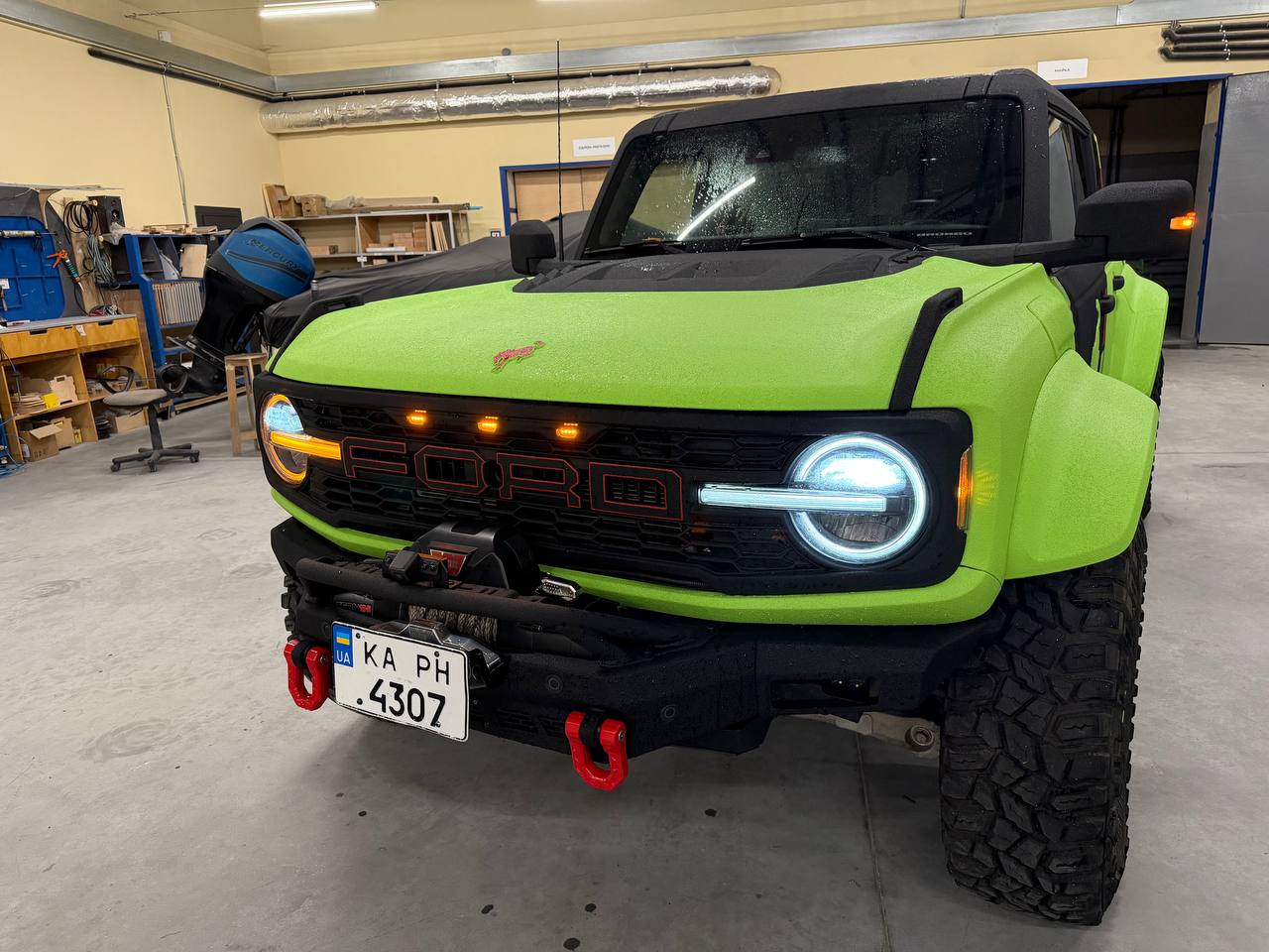 Jeep Wrangler Rubicon у покритті LINE-X